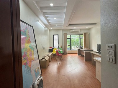 Cần bán 98,2m2 nhà 4,5 tầng mặt phố Nguyễn Văn Hưởng. Vị trí đẹp, ô tô tránh, vỉa hè, kinh doanh 3