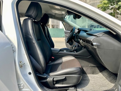 Bán xe Mazda 3 Luxury 1.5 AT 2024, màu trắng. 15