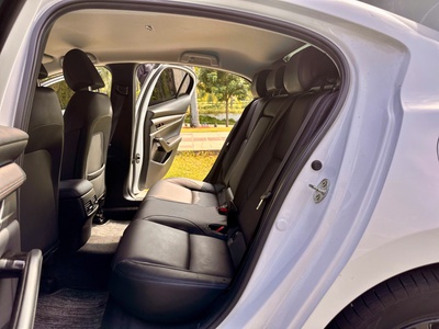 Bán xe Mazda 3 Luxury 1.5 AT 2024, màu trắng. 16