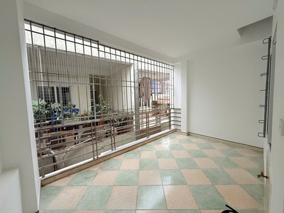 Bán nhà gấp Lạc Long Quân, Tây Hồ, Hà Nội 13
