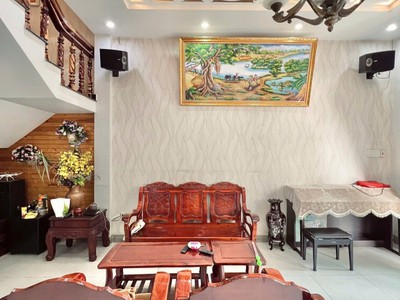 Bán nhà 3 tầng, 175m , 3pn, 4wc, linh đông, thủ đức - 16.8 tỷ 0