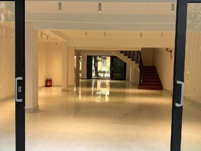 Bán nhà vip hoàng ngân, vỉa hè, ô tô tránh, ở kết hợp kd, 2 mặt thoáng, chỉ 70 tỷ 2