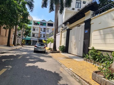 Xe hơi ngủ nhà, view công viên cực phẩm cạnh tạ quang bửu, q. 8, 214m2, nhỉnh 8 tỷ. 0