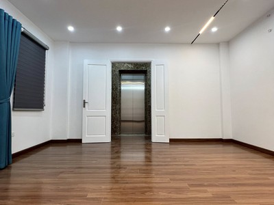 Kinh doanh vô địch, mặt phố cốm vòng - duy tân 60/70m2 - 7t thang máy, 36 tỷ 1