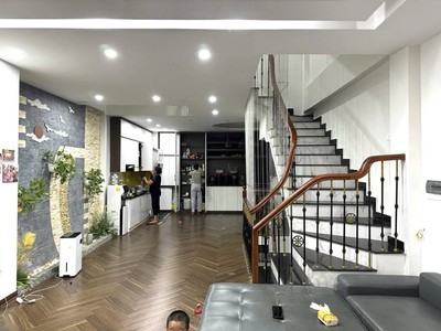 Bán nhà phân lô lạc trung - minh khai - 85m x 5 tầng - giá nhỉnh 26 tỷ - kinh doanh đỉnh 4