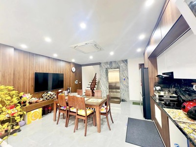Bán nhà  lạc long quân  oto tránh thangmáy - kinh doanh  văn phòng- 95 m 6tầng 27.2 tỷ 1