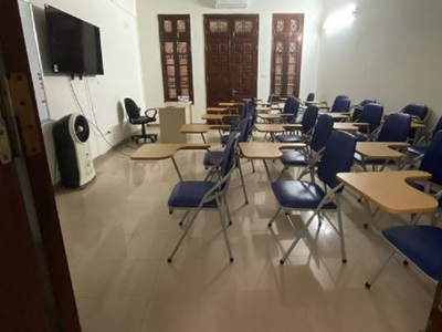 Cho thuê nhà phân lô ngõ 61 phố Phạm Tuấn Tài. Diện tích 70m2 x 5 tầng có điều hòa, đường rộng 2
