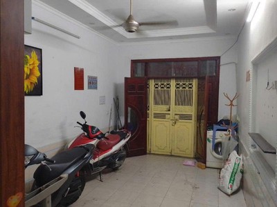 Nhà siêu cấp đẻ tiền   giữ là giàu   bỏ là hối không kịp  36m: 5.5 tỷ   thu: 20tr/tháng   phép màu 4