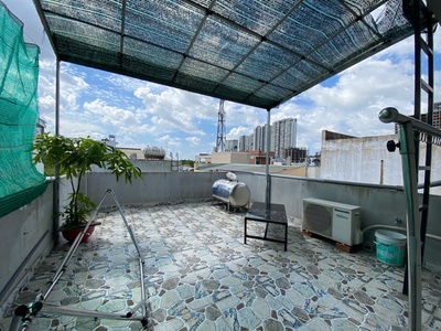 Bán nhà mới xây 3 tầng, 4.2x14m, chỉ hơn 5tỷ, có sân rộng trước nhà để oto 0