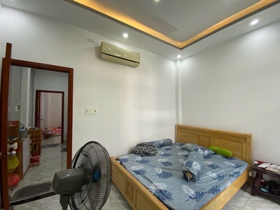 Bán nhà mới xây 3 tầng, 4.2x14m, chỉ hơn 5tỷ, có sân rộng trước nhà để oto 1