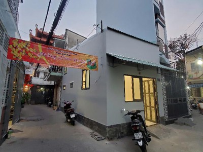 Bán nhà lô góc hẻm thông, giáp quận 1, xô viết nghệ tĩnh, chỉ nhỉnh 3 tỷ 1