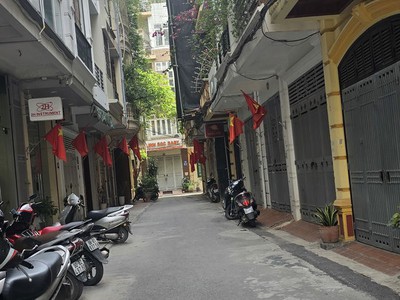 Nhà phố phạm tuấn tài - phân lô ô tô qua nhà - vỉa hè -  s 35m2 - mặt tiền  3.4m - 5 tầng - lh : mr 1