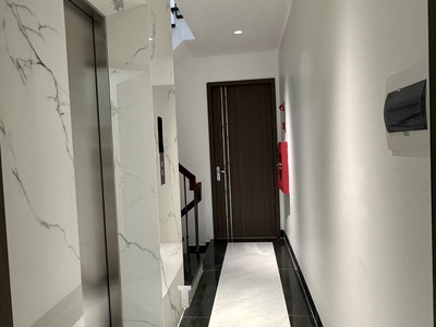 Ngõ to như phố - 4 làn ô tô - vỉa hè đá bóng kinh doanh sầm uất - 6 tầng thang máy - hệ thống điện 3