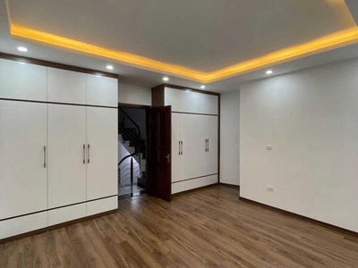 Chủ nhà mót bán nhà tập thể nghĩa tân   tầng 4   66m- 2 ngủ - 2 vệ sinh   giá 3 tỷ 700 2