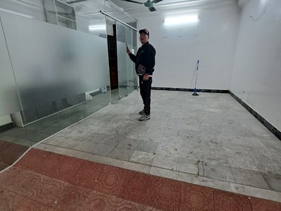 Cho thuê nhà ngõ 31 phố Trần Quốc Hoàn. Diện tích 65m2 x 4 tầng mặt tiền 5m, ô tô đậu cửa 4