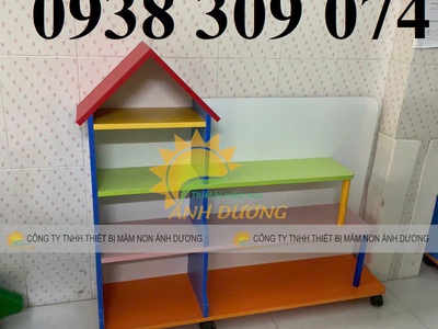 Giá để đồ chơi và học liệu mầm non, kệ gỗ cao su mầm non 5