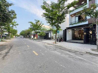 Nhà mới 3 tầng mặt tiền đẹp   4 phòng ngủ   giá chỉ 7.45 tỷ   tt  vip hòa xuân 4