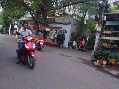 Nhà mặt phố kinh doanh đa ngành nghề ,gần bệnh viện lê văn thịnh 5 phút di chuyển,thủ đức giá chỉ 2