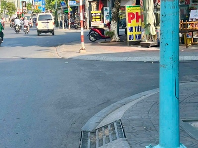 Bán nhà 2 tầng đẹp 100m2  trần hưng đạo-gần go dĩ an   gần làng đại học. 0