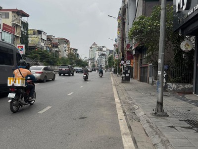 Nhà đẹp nghi tàm - phân lô ôtô tránh, vào nhà - 40m ra phố - giá 35 tỷ mặt tiền 9m 0