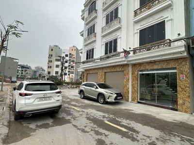 Chào bán căn nhà 4 tầng ngõ thông ôto đi lại văn cao mới tinh kinh doanh tốt 0