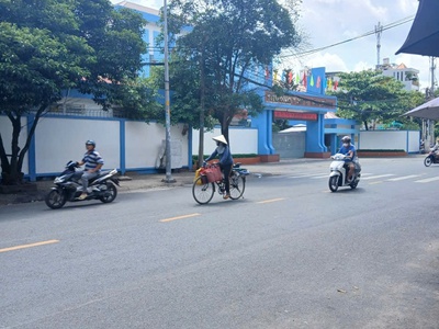 Bán gấp nhà mặt tiền hoa bằng tân sơn nhì tân phú 76m2-2 tầng 12 tỷ 0