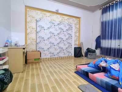 Bán nhà 1 trệt 1 lầu dĩ an, ngang khủng 8m,đường xe hơi,gần chiêu liêu 0
