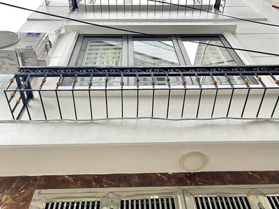 Bán nhà 5 tầng 3 ngủ cực đẹp ngõ 565 bát khối gần ô tô 0