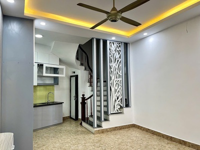 Bán nhà 5 tầng 3 ngủ cực đẹp ngõ 565 bát khối gần ô tô 3