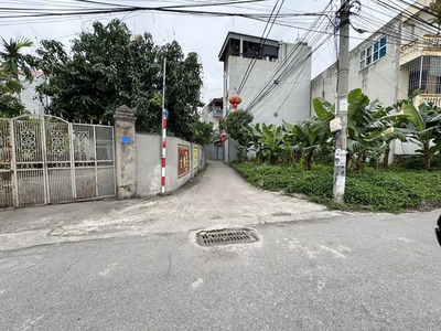 Bán 62,2m2 đất tổ 8 Thạch Bàn, Long Biên. Ô tô con chạy tới, cách 20m ra bãi đỗ xe 1