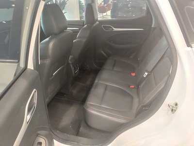 Chính chủ bán xe MG ZS Lux sx 2023 màu trắng 3
