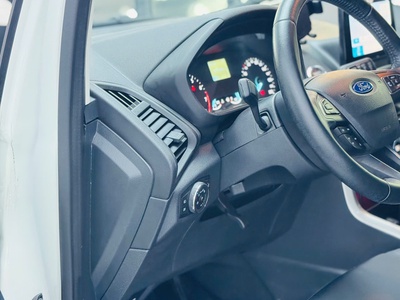 EcoSport Titanium 1.5 AT 2020 10