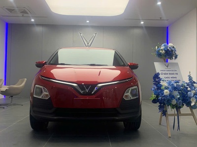Bên em sẵn VF5 đỏ giao ngay - xe gia đình, xe dịch vụ quá okla luôn 1