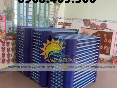 Giường lưới mầm non dài 1m2 chân nhựa PP loại 1 0
