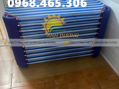 Giường lưới mầm non dài 1m2 chân nhựa PP loại 1 2