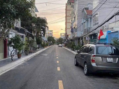 Bán nhà Mặt tiền tại Quận 7 - Diện tích: Chia thành 2 căn - Giá: 12 tỷ 900 triệu 3