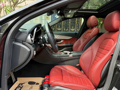 Mercedes C300 AMG sx 2017 model 2018 mẫu xe hộp số 9 cấp bản có carbon 2