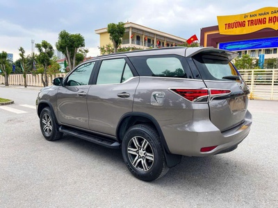 Chính chủ bán xe Fortuner 2019 số sàn 1