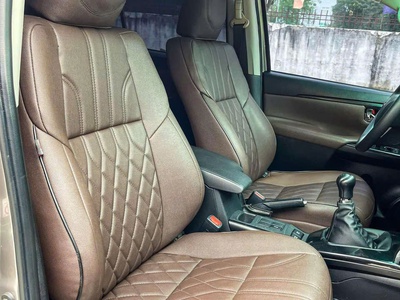 Chính chủ bán xe Fortuner 2019 số sàn 2
