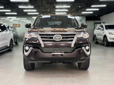 Bán xe Toyota Fortuner 2.4G 4x2 AT 2019, màu nâu. 0
