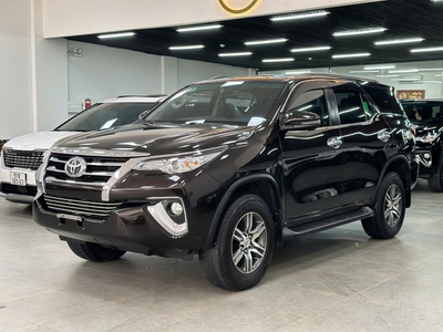 Bán xe Toyota Fortuner 2.4G 4x2 AT 2019, màu nâu. 2