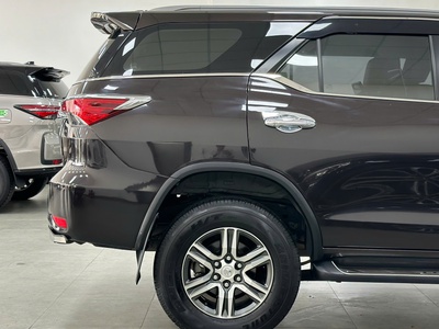 Bán xe Toyota Fortuner 2.4G 4x2 AT 2019, màu nâu. 4