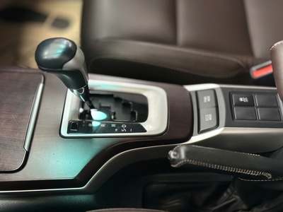 Bán xe Toyota Fortuner 2.4G 4x2 AT 2019, màu nâu. 12