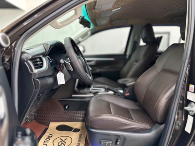 Bán xe Toyota Fortuner 2.4G 4x2 AT 2019, màu nâu. 15