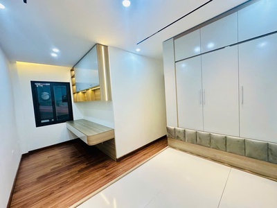 Cách 1 nhà ra mặt phố Tôn Đức Thắng - 7 tầng - có thang máy 1