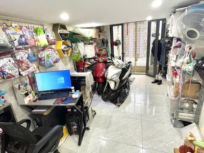 Bán nhà CMT8, Tân Bình, gần CV Lê Thị Riêng, 28m2, 1 trệt 1 lửng 1 lầu , nhỉnh 4 tỷ. 1