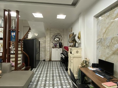 Bán nhà lê hồng phong, 30m2, 5 tầng, mặt tiền 4.2m, 11.3 tỷ, nhà mới, ngõ rộng 0