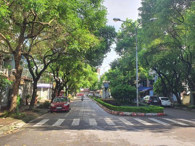 Nhà lô góc phố 19/5,  5 tầng, 7 tỷ, 1 phút đi bộ tới hồ văn quán 1