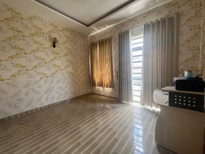 Bán nhà 1 trệt 1 lầu dĩ an,đường xe hơi 6m,gần ngã tư chiêu liêu 1