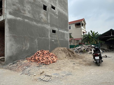 Lô góc trục chính xóm 2 - chương dương - thường tín đường 2 ô tô tránh nhau  lô góc 2 mặt tiền sát 1